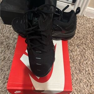 Nike Men’s Black VaporMax Plus Sneakers